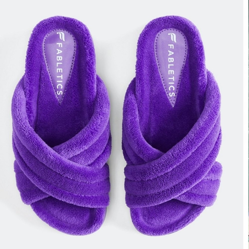 (117.) Fabletics Criss-Cross Slides